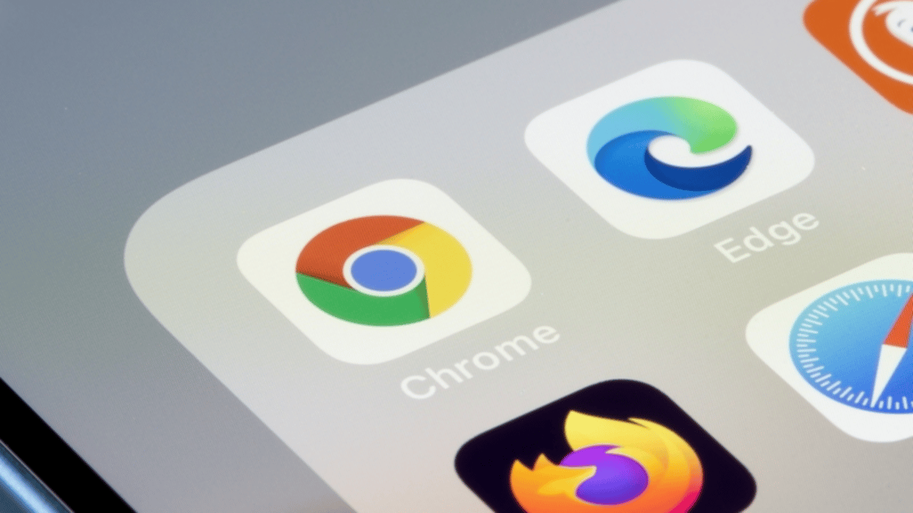DriveSurge Hijacks Thousands of Sites for ClickFix, FakeUpdate Attacks
